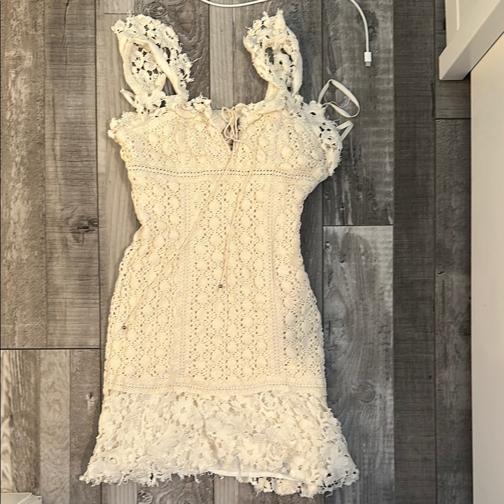 Free people lace dress Size 4 but runs as 0 or XS or XXS